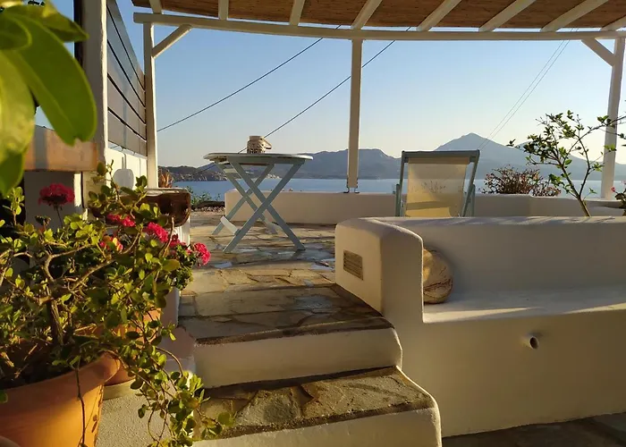 Holiday home Waves House Adamantas (Milos)