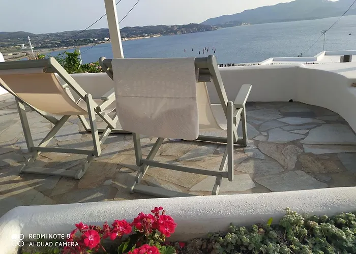 Waves House Adamantas (Milos)