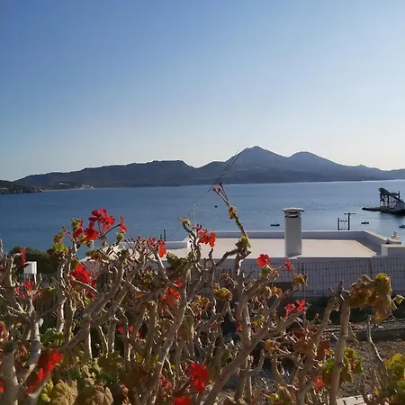 Holiday home Waves House Adamantas (Milos)