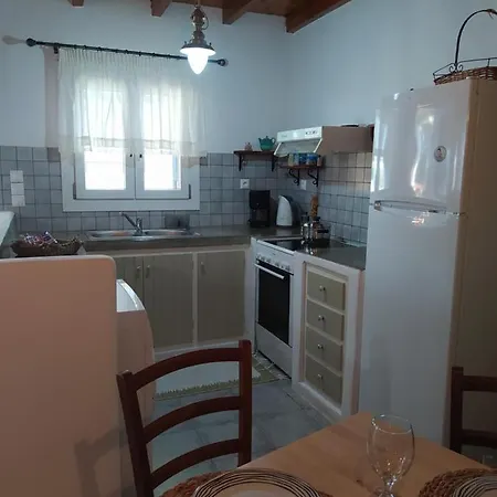 Waves House * Adamantas